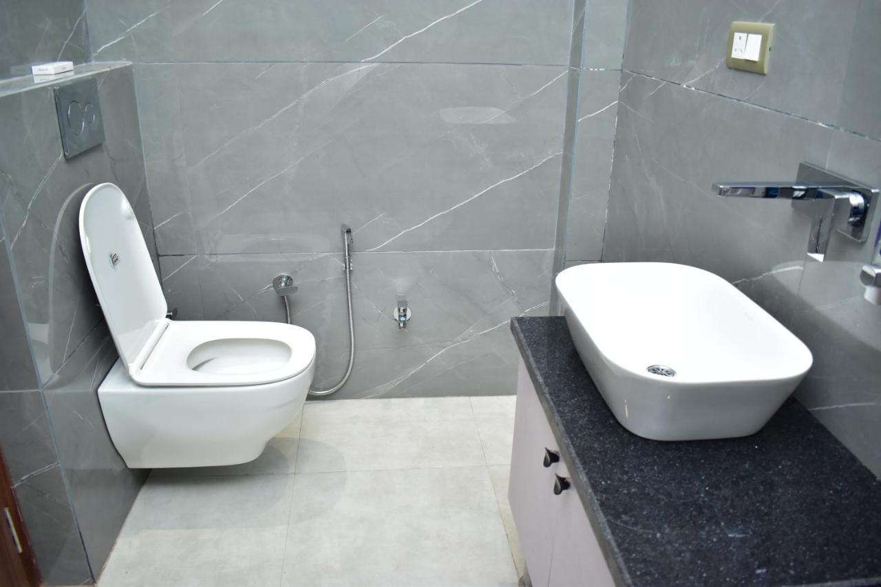 Qotel Hotel Signature Bnb-Ashok Vihar New Delhi Exterior photo