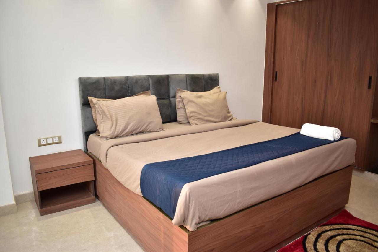 Qotel Hotel Signature Bnb-Ashok Vihar New Delhi Exterior photo