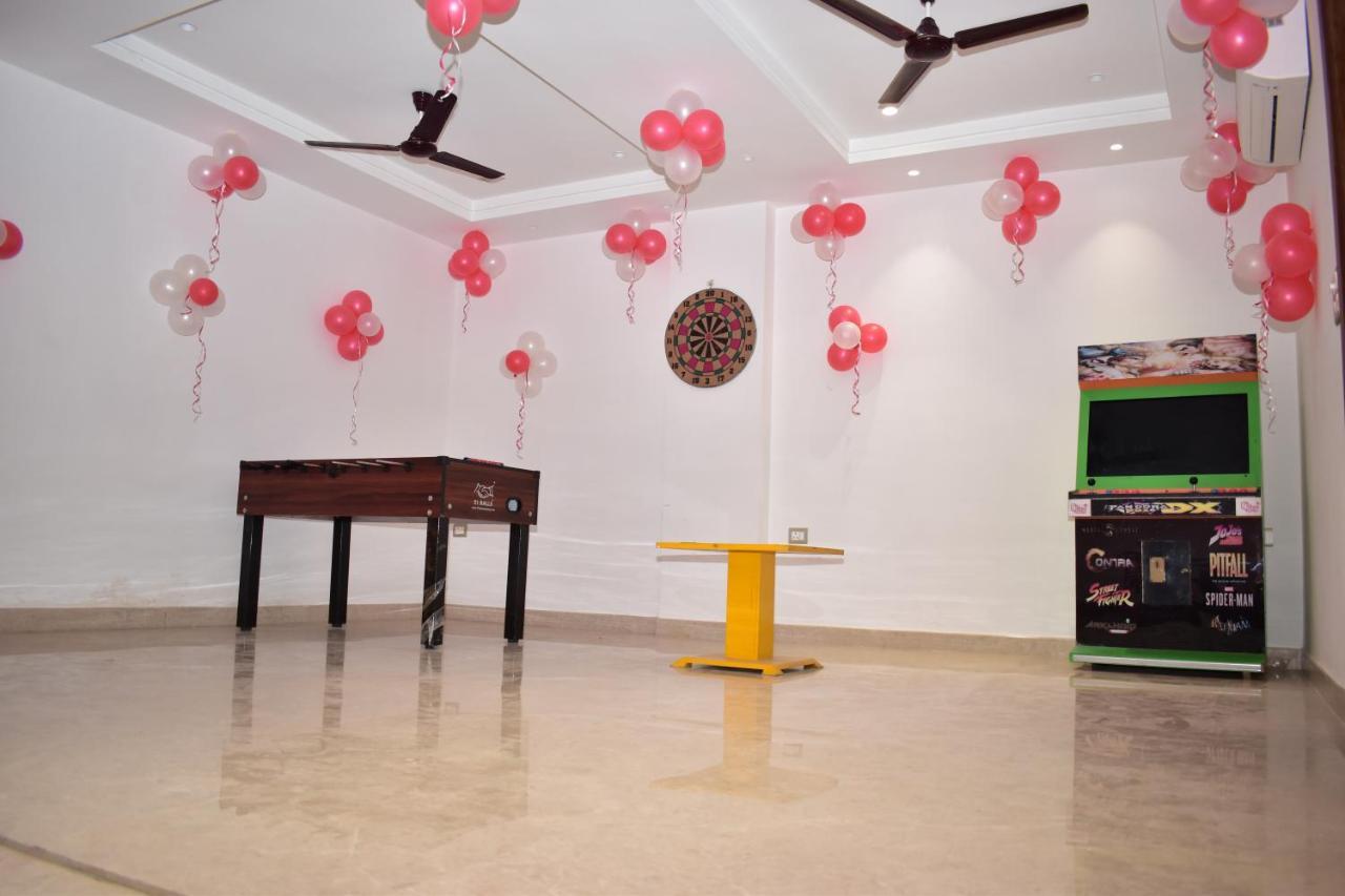 Qotel Hotel Signature Bnb-Ashok Vihar New Delhi Exterior photo