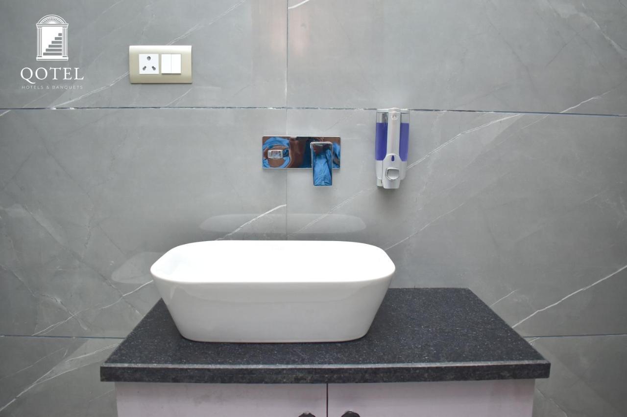 Qotel Hotel Signature Bnb-Ashok Vihar New Delhi Exterior photo