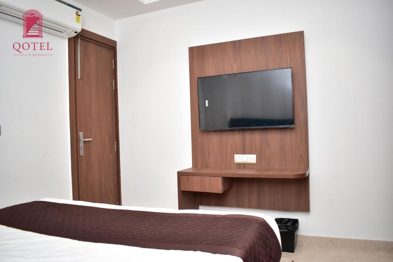 Qotel Hotel Signature Bnb-Ashok Vihar New Delhi Exterior photo