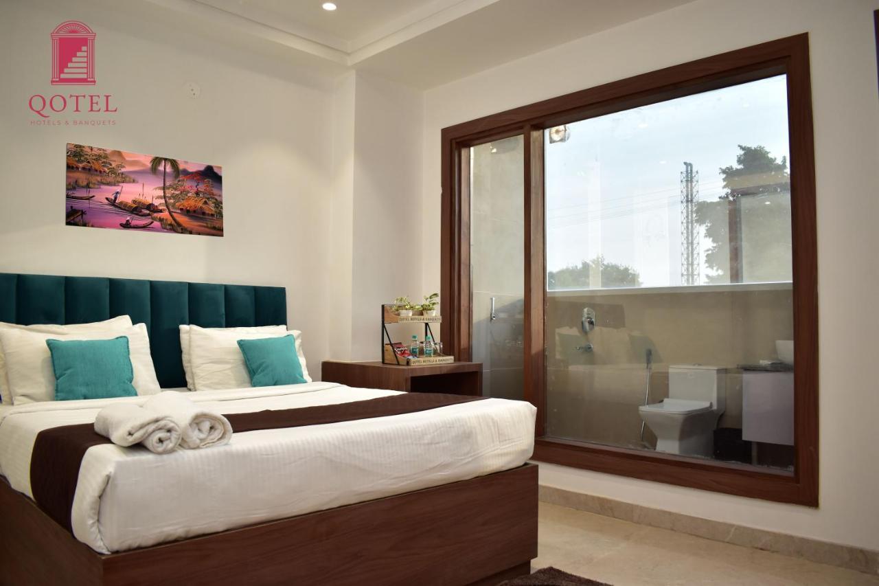 Qotel Hotel Signature Bnb-Ashok Vihar New Delhi Exterior photo